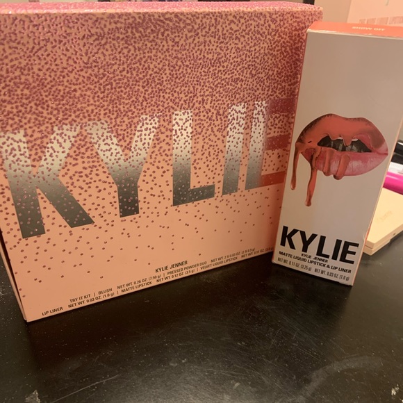 Kylie Cosmetics Other - Show off lip kit ✨